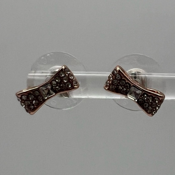 Kate Spade Ready Set Bow pave Bow Studs- New - Picture 2 of 9